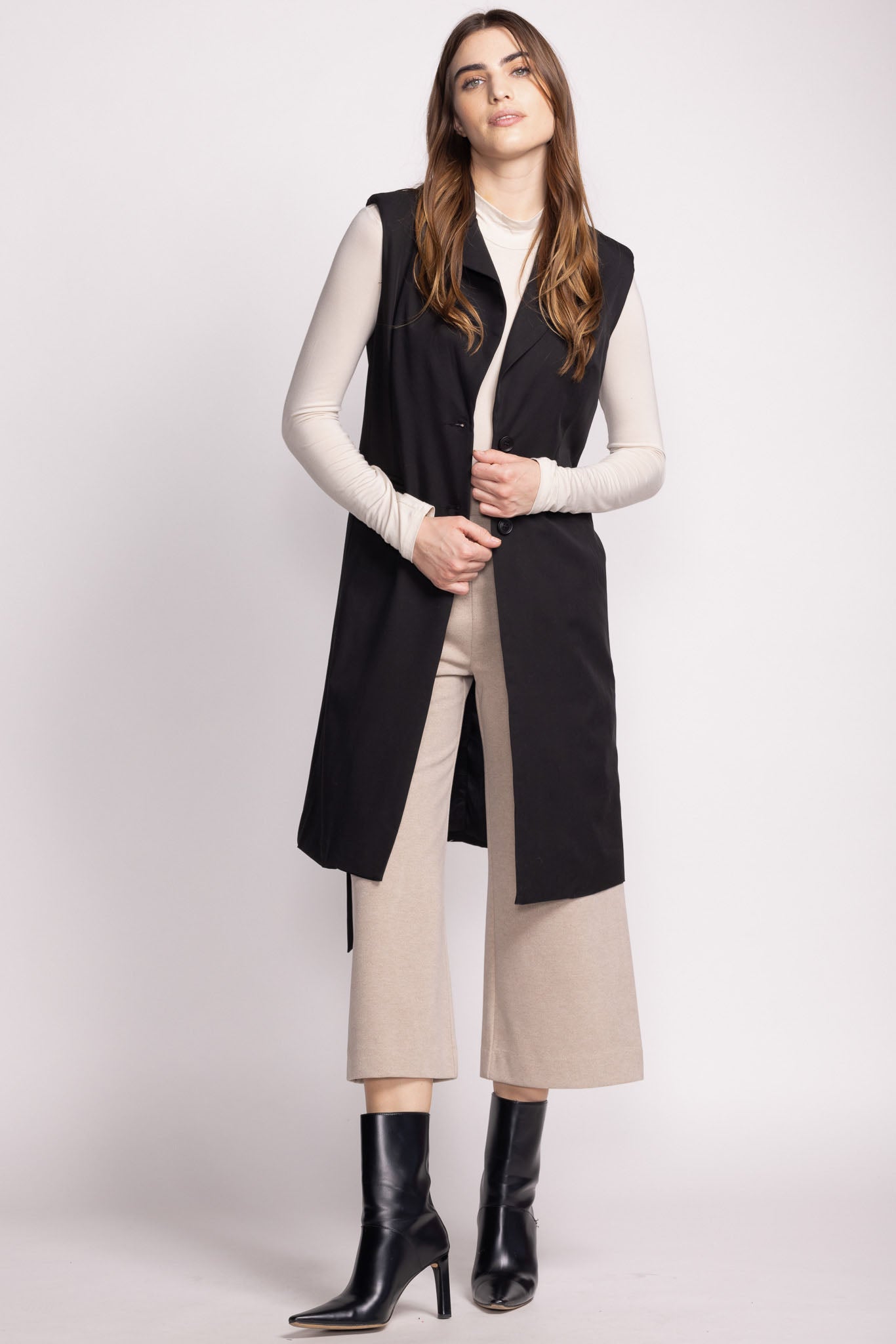 Leia Vest - Black