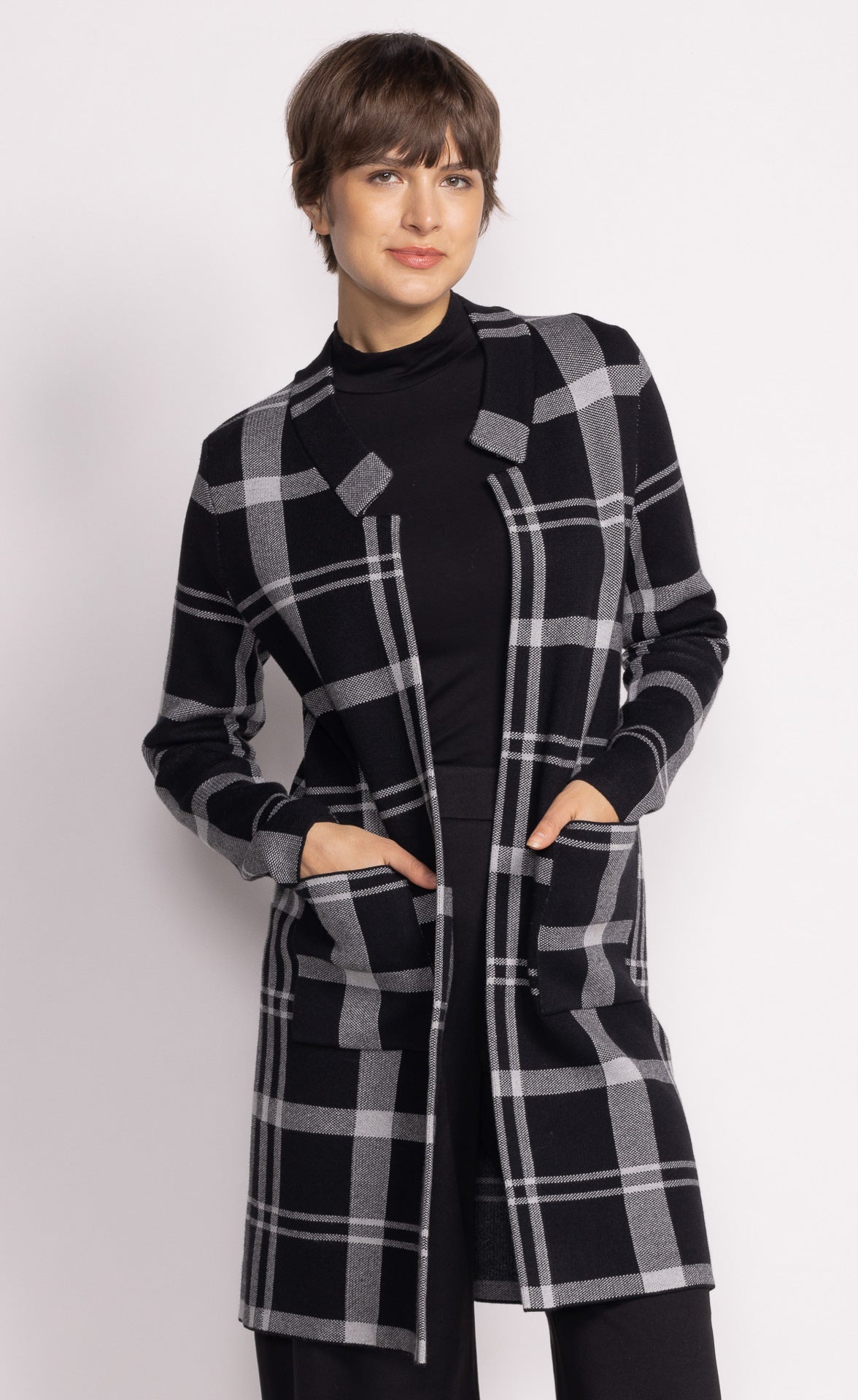 Harmon Cardi - Black and White