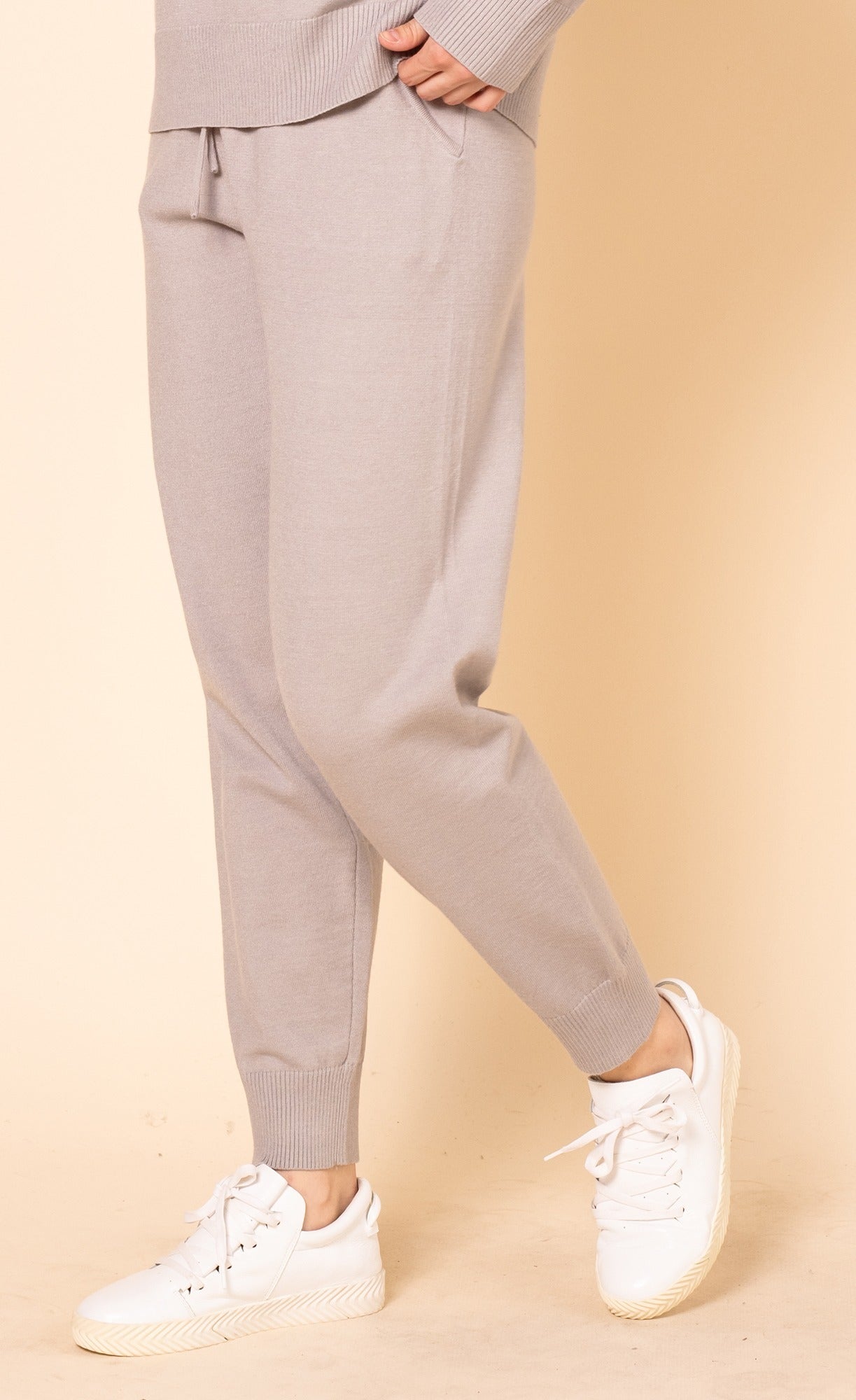 The Agathe Pants Grey - Pink Martini Collection